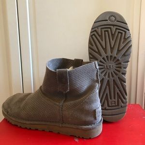 Ugg Classic Unlined Mine Perf